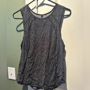 Lululemon size 6